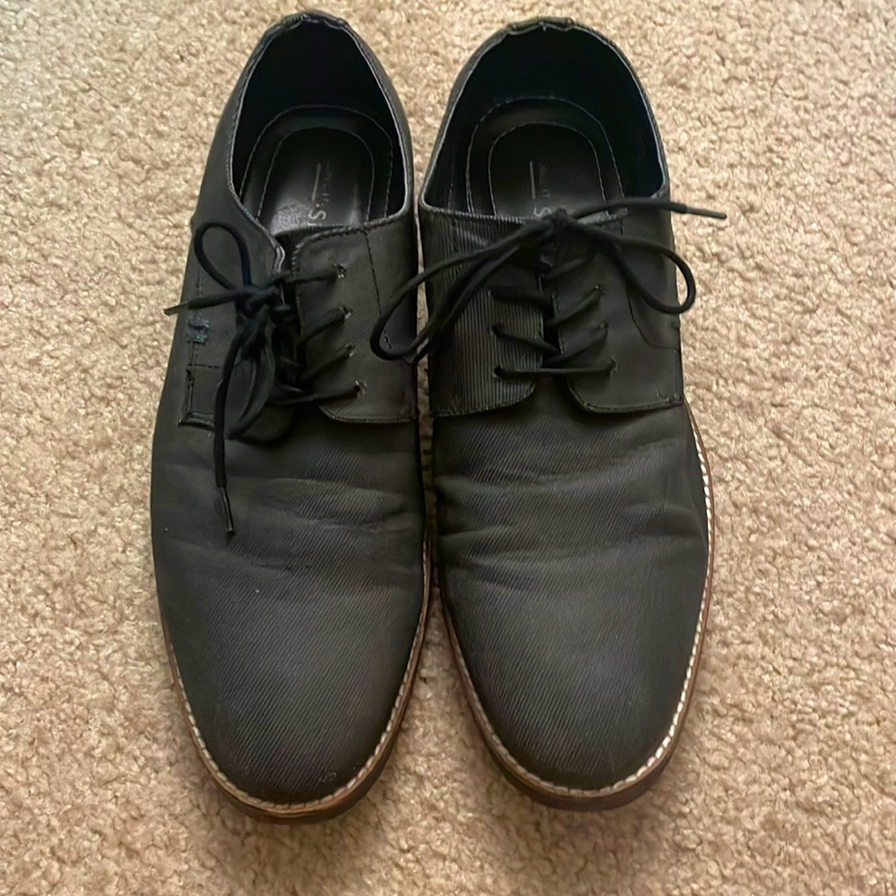 Men’s Navy blue laced dress shoes, size 8